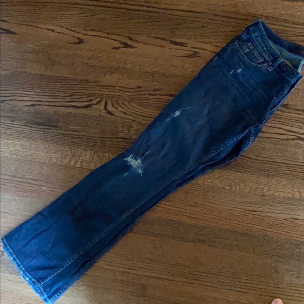 Arizona jeans with distressed knee holes - Picture 2 of 5